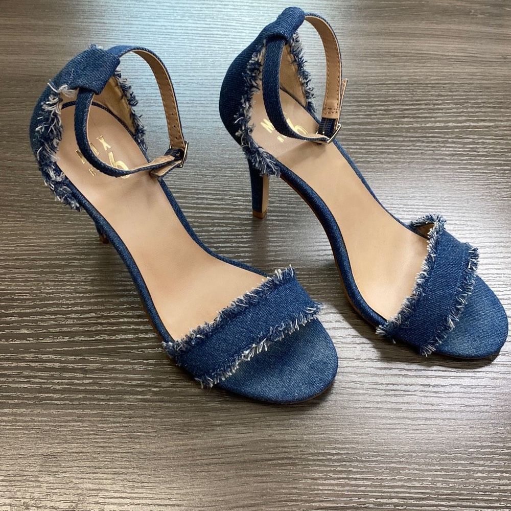 Blue Denim Pumps 4” Heels Frayed Raw Edge Ankle Strap Open Toe Mix No 6 Size  9